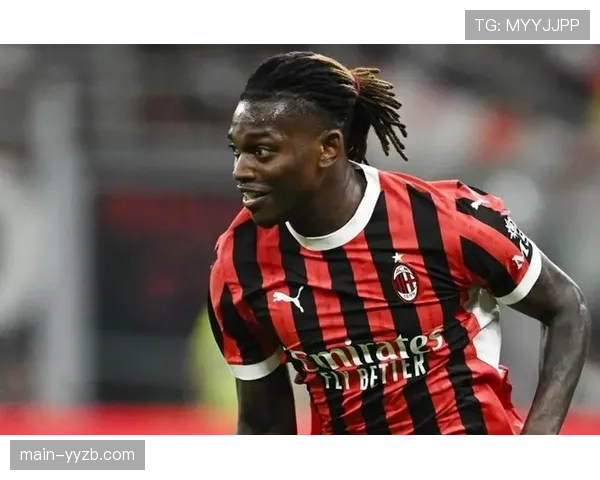 莱奥社交媒体四连发怒斥判罚双标，AC米兰争议失利引发舆论热议